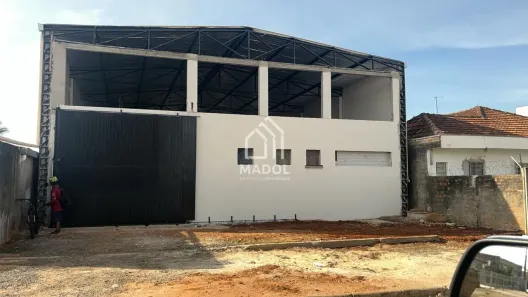 Galpão/Depósito/Armazém para alugar, 350m² no Uvaranas, Ponta Grossa