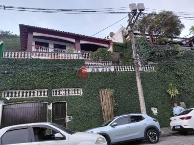 Casa com 4 Quartos à venda, 351m² no São Francisco, Niterói