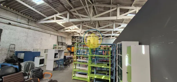Galpão/Depósito/Armazém à venda, 400m² no Jardim dos Lagos, São Paulo