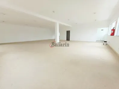 Prédio Comercial para alugar, 262m² no Vila Nogueira, Diadema
