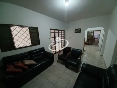 Casa com 3 Quartos à venda, 31079m² no Presidente Roosevelt, Uberlândia