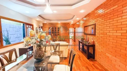 Casa com 3 Quartos à venda, 200m² no Bairu, Juiz de Fora