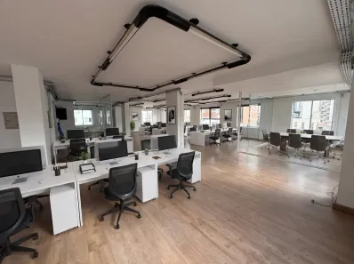 Sala Comercial para alugar, 170m² no Centro, Curitiba