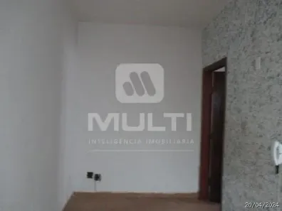 Casa com 5 Quartos para alugar, 100m² no Martins, Uberlândia