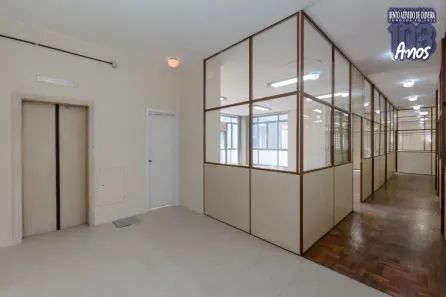 Sala Comercial para alugar, 928m² no Centro Histórico, Porto Alegre