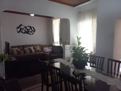 Casa com 2 Quartos à venda, 133m² no Centro, Jacareí