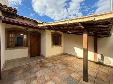 Casa com 2 Quartos à venda, 90m² no Santa Amélia, Belo Horizonte