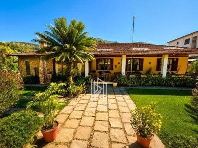 Casa com 3 Quartos à venda, 250m² no Carangola, Petrópolis