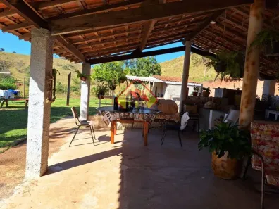 Fazenda/Sítio com 3 Quartos à venda, 180m² no Registro, Taubaté