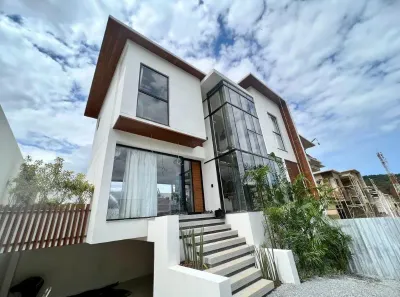 Casa de Condomínio com 3 Quartos à venda, 224m² no Valparaíso, Petrópolis