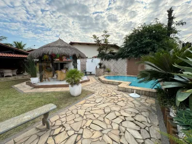 Casa de Condomínio com 3 Quartos à venda, 450m² no Itaipu, Niterói