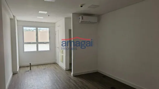 Sala Comercial para alugar, 28m² no Centro, Jacareí