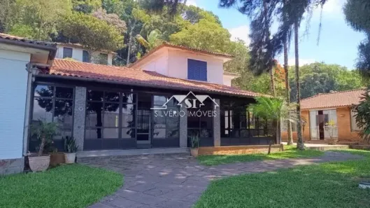 Casa com 5 Quartos à venda, 600m² no Valparaíso, Petrópolis
