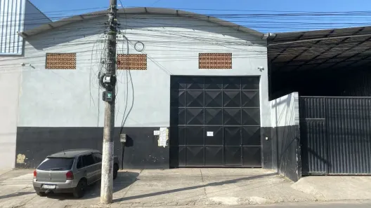 Galpão/Depósito/Armazém para alugar, 350m² no Centro, Itaboraí