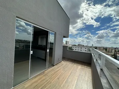 Apartamento com 3 Quartos à venda, 100m² no Segismundo Pereira, Uberlândia