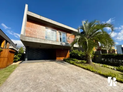 Casa de Condomínio com 3 Quartos à venda, 366m² no Santa Regina, Camboriú