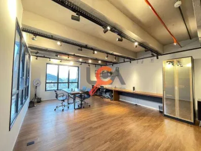 Sala Comercial à venda, 51m² no Centro, Caraguatatuba