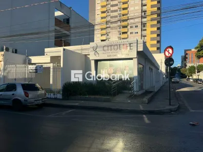 Prédio Comercial com 4 Quartos para alugar, 230m² no Centro, Montes Claros