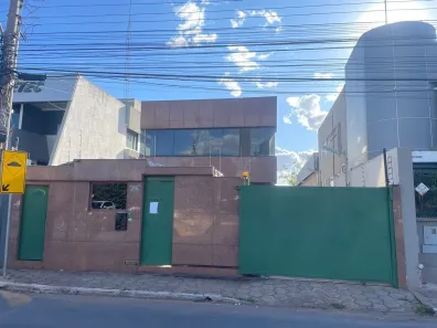 Prédio Comercial para alugar, 690m² no Zona Industrial, Brasília