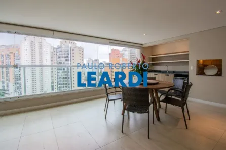 Apartamento com 4 Quartos à venda, 335m² no Vila Uberabinha, São Paulo