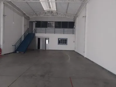 Galpão/Depósito/Armazém para alugar, 250m² no km 18, Osasco