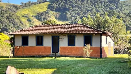 Fazenda/Sítio com 3 Quartos à venda, 250m² no Sao Bento Do Sapucai, São Bento do Sapucaí