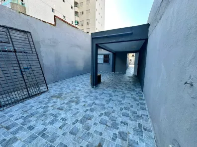 Casa com 2 Quartos para alugar, 80m² no Guilhermina, Praia Grande