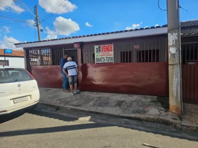 Casa com 5 Quartos à venda, 140m² no Santa Maria, Brasília
