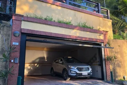 Sobrado com 4 Quartos à venda, 500m² no Enseada, Ubatuba