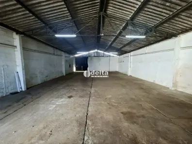 Ponto Comercial para alugar, 228m² no Custódio Pereira, Uberlândia