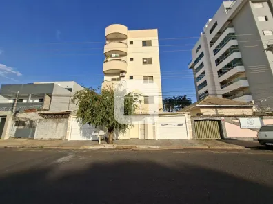 Apartamento com 3 Quartos para alugar, 112m² no Nossa Senhora Aparecida, Uberlândia