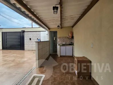 Casa com 3 Quartos para alugar, 120m² no Residencial Gramado, Uberlândia