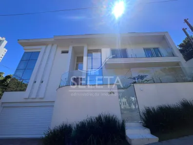 Casa com 2 Quartos para alugar, 150m² no Centro, Cascavel