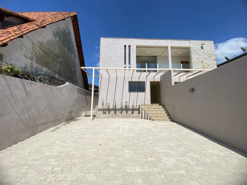 Casa com 3 quartos — Santa Rosa, Belo Horizonte