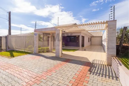 Casa com 4 Quartos à venda, 212m² no Universitário, Cascavel