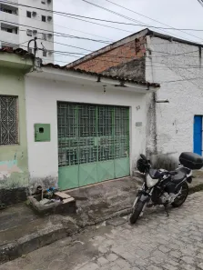 Casa com 2 Quartos para alugar, 60m² no Farol, Maceió