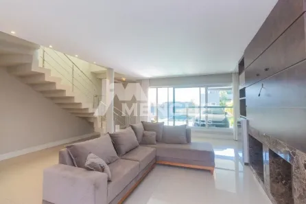 Casa com 3 Quartos para alugar, 234m² no Sarandi, Porto Alegre