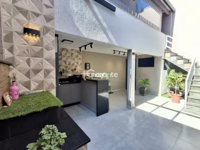 Sobrado com 3 Quartos à venda, 239m² no Vila Curuçá, Santo André
