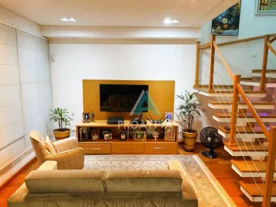 Sobrado com 4 Quartos à venda, 204m² no Vila Gilda, Santo André