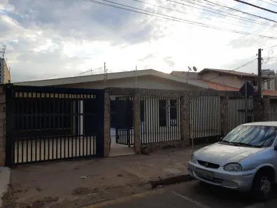 Casa com 3 Quartos à venda, 200m² no Campo Belo, Londrina