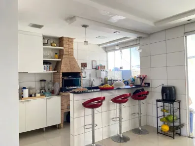 Sobrado com 4 Quartos à venda, 250m² no Riacho Fundo I, Brasília