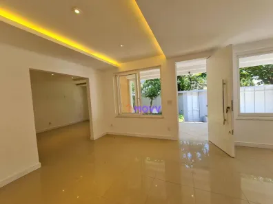 Casa com 4 Quartos à venda, 357m² no Itacoatiara, Niterói