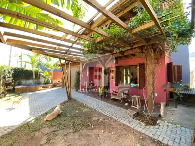 Casa com 2 Quartos à venda, 170m² no Rio Tavares, Florianópolis