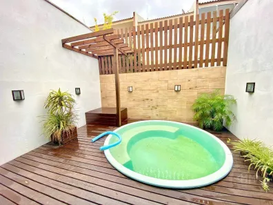 Casa com 2 Quartos para alugar, 120m² no São João do Rio Vermelho, Florianópolis