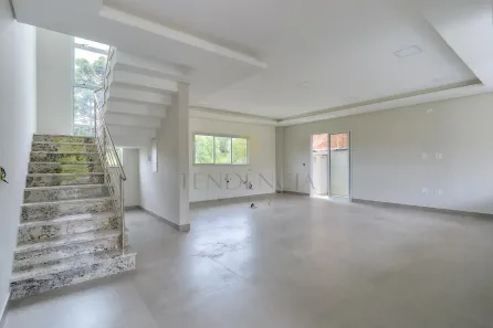 Casa com 3 Quartos à venda, 213m² no Pilarzinho, Curitiba