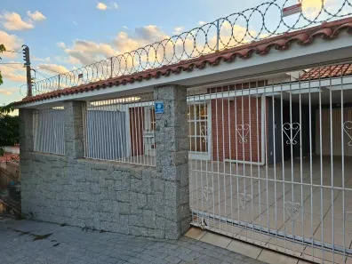 Imóvel Comercial com 4 Quartos à venda, 300m² no Vila Trujillo, Sorocaba
