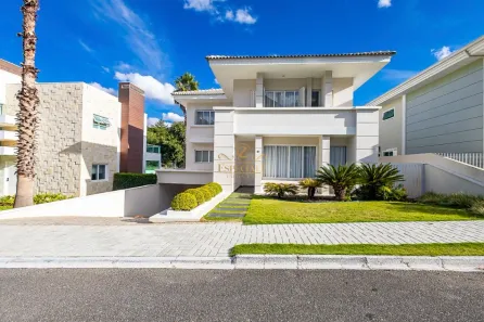 Casa de Condomínio com 4 Quartos para alugar, 380m² no Pilarzinho, Curitiba