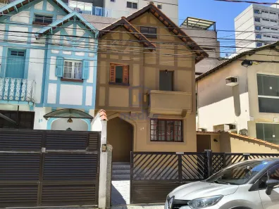 Casa de Condomínio com 3 Quartos para alugar, 100m² no Embaré, Santos