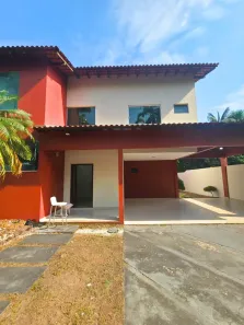 Casa com 4 Quartos para alugar, 270m² no Ponta Negra, Manaus