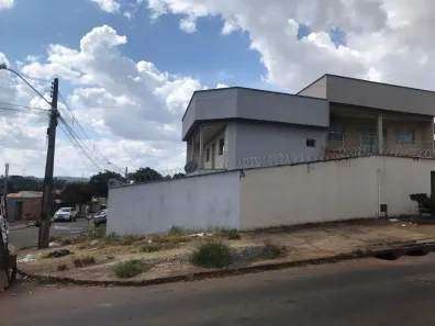 Sobrado com 3 Quartos para alugar, 119m² no Residencial São Marcos, Goiânia